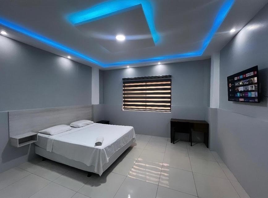 Hotel Kp Portoviejo Bagian luar foto